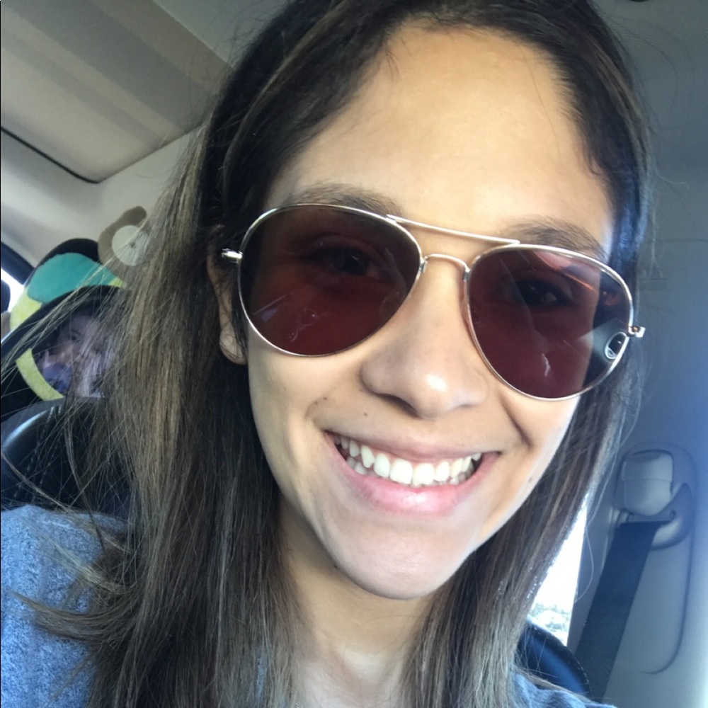 Meet your Posher, Raquel